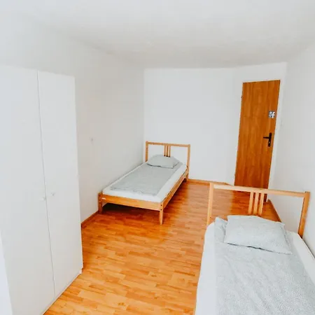 Woku 民宿 Świebodzice